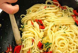 Соусы для спагетти - aglio, olio e pepperoncino 